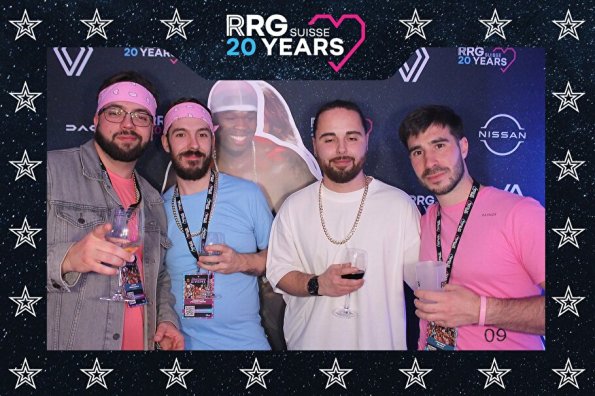 3832411-02152900-1734494218