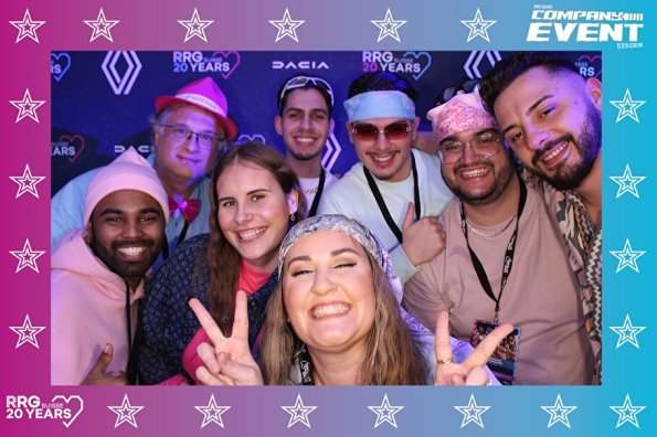 3832411-12015700-1734494254