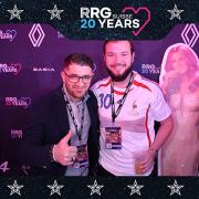 3832411-16025300-1734494290