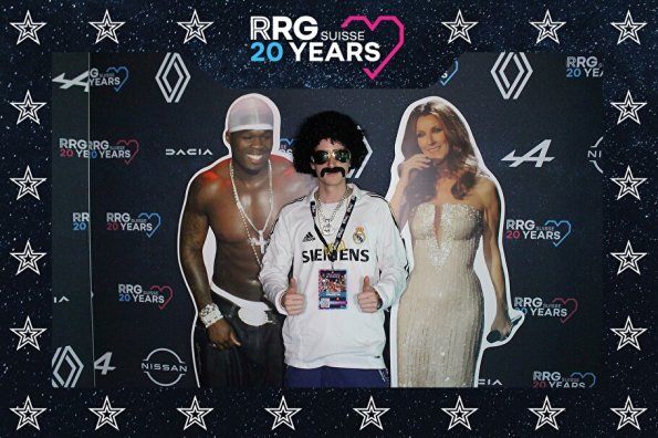 3832411-21678200-1734494377