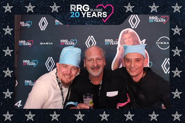 3832411-30284300-1734494274