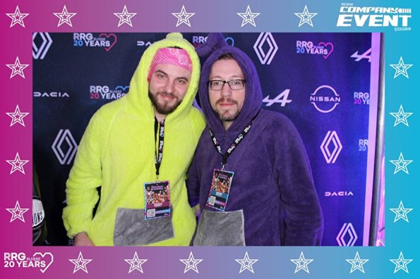 3832411-34307700-1734494150