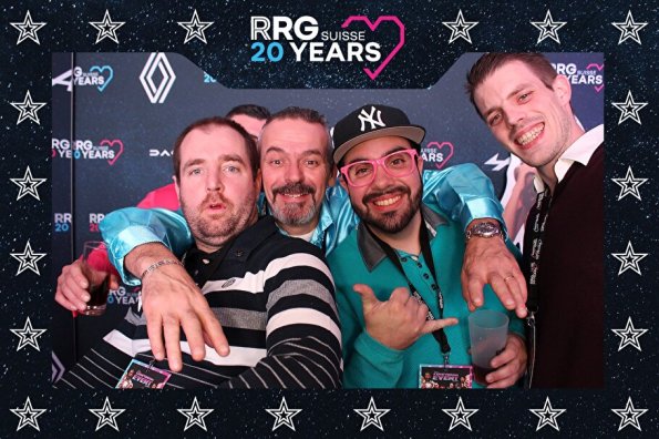 3832411-39953000-1734494314