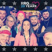 3832411-42274400-1734494198