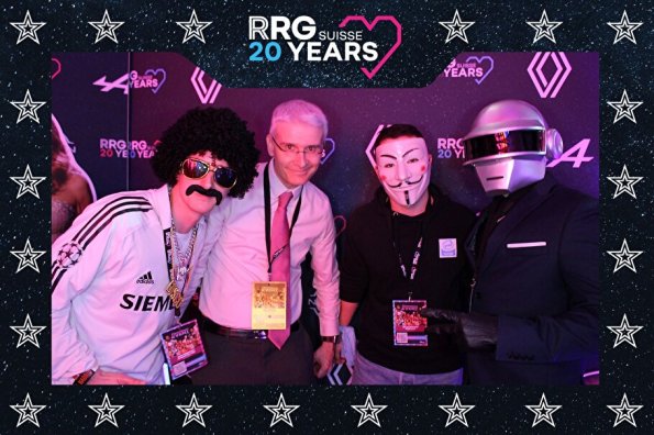 3832411-43133500-1734494350