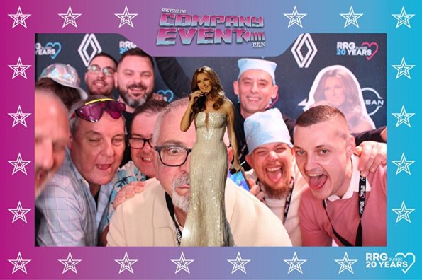 3832411-49556200-1734494278