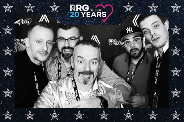 3832411-51942000-1734494315