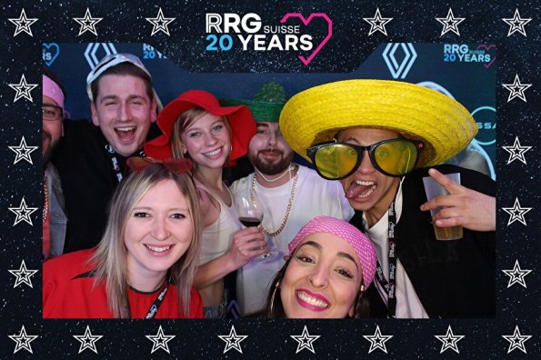 3832411-54047900-1734494246