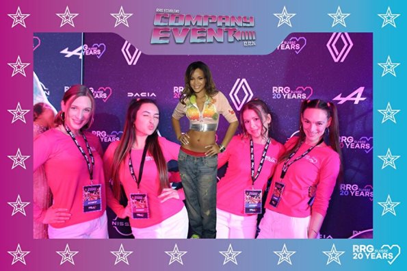 3832411-56372900-1734494343