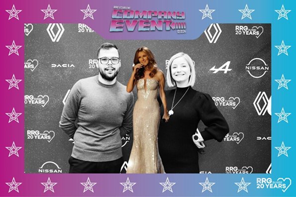 3832411-60000400-1734494103