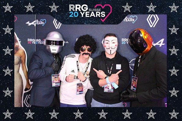 3832411-61154400-1734494351