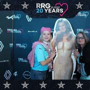 3832411-70887000-1734494336