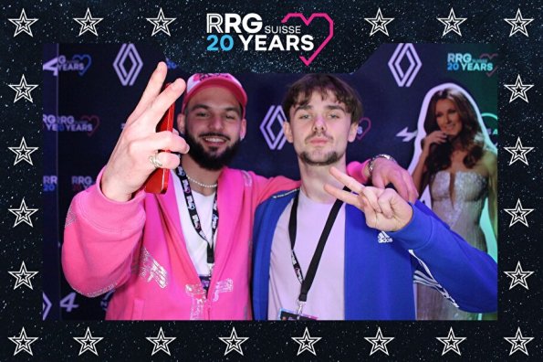 3832411-71102600-1734494302