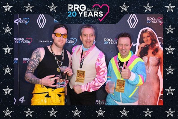 3832411-73269000-1734494294