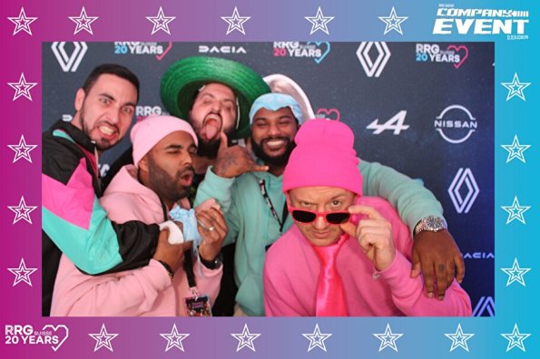 3832411-77183000-1734494228