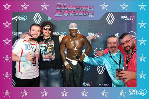 3832411-78253000-1734494326