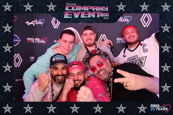 3832411-79882800-1734494363