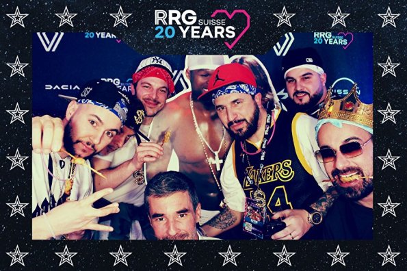 3832411-84909100-1734494201