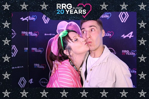 3832411-86025600-1734494374