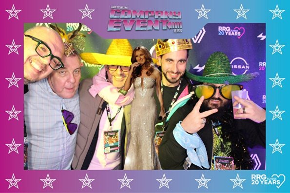 3832411-89658000-1734494194