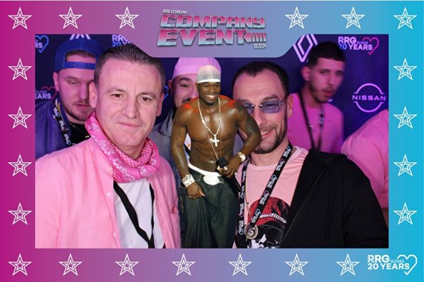 3832411-90737100-1734494120