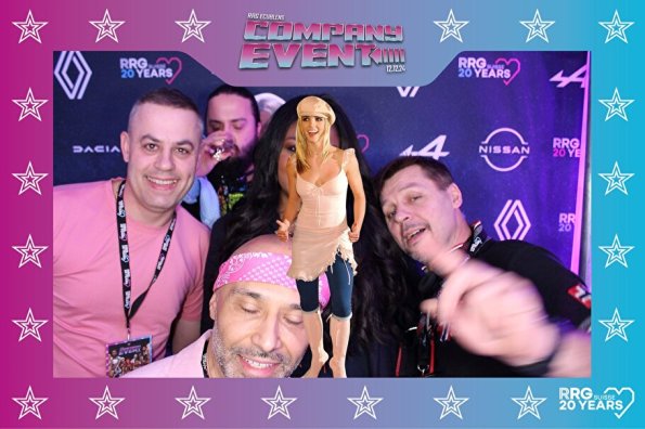 3832411-92473800-1734494136