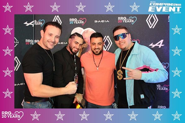 3832411-93323200-1734494372