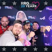 3832411-96545100-1734494159