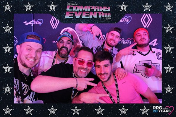 3832411-97357900-1734494364