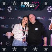 3832411-97885000-1734494296